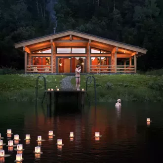 Домик у озера