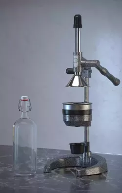 Соковыжималка и бутылка